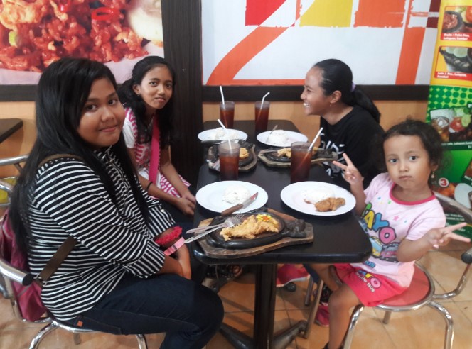 Authentic Flavors in the Heart of Cilacap: Mbak Siti's Nasi Warung & Full Services